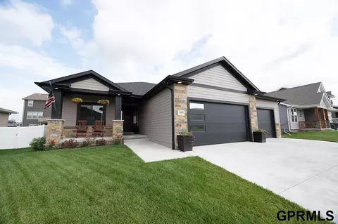 1600 W Avalanche Rd, Lincoln, NE 68521