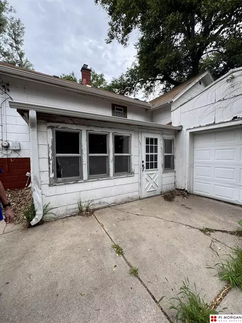 4427 Pierce St, Omaha, NE 68105