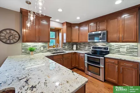 2927 S 158 Cir, Omaha, NE 68130