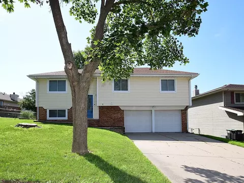 6315 S 109th St, Omaha, NE 68137