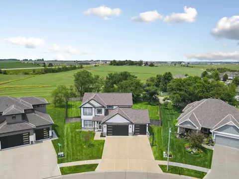 19920 Redwood St, Gretna, NE 68028