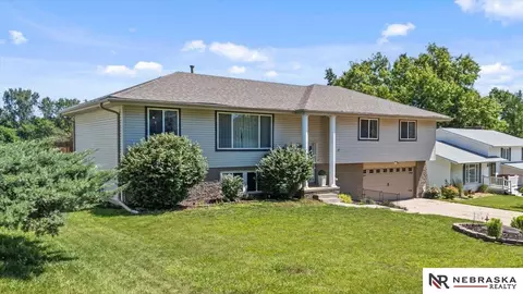 13638 Pierce St, Omaha, NE 68144