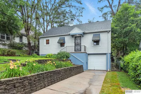 4811 Binney St, Omaha, NE 68104