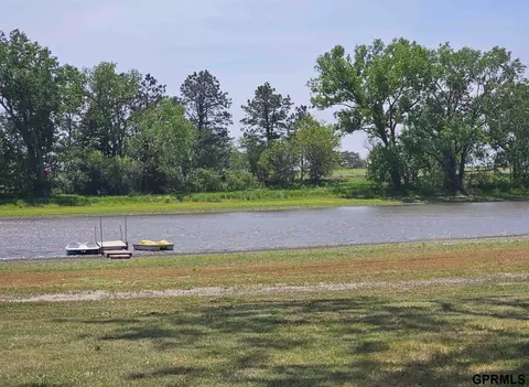 913 Road B Rd, Henderson, NE 68371