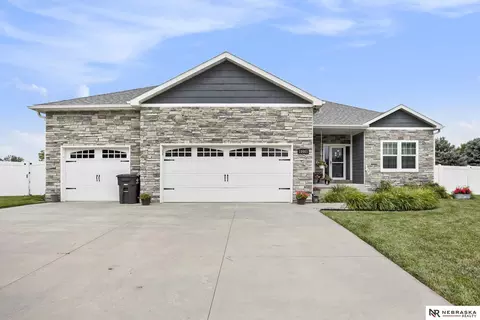 10461 N 149th St, Waverly, NE 68462