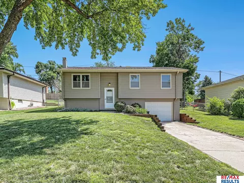 5006 N 93 Ave, Omaha, NE 68134
