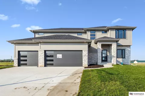 11746 S 124th Ave, Papillion, NE 68046