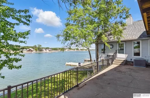 2618 Platte River Dr, Bellevue, NE 68123