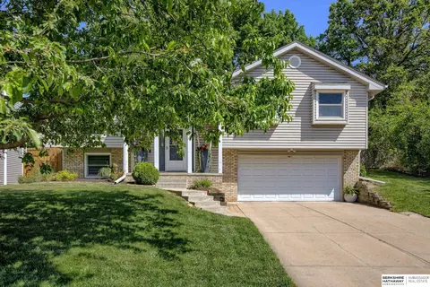 534 Piedmont Dr, Omaha, NE 68154