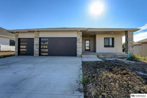 11707 S 119th St, Papillion, NE 68046