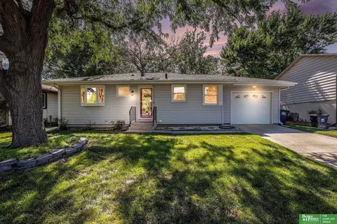 1731 SW 9th St, Lincoln, NE 68522