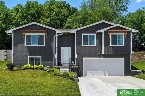 104 Maplewood Cir, Glenwood, IA 51534