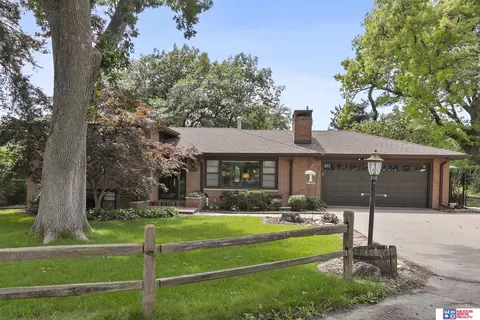 925 S 51st St, Lincoln, NE 68510