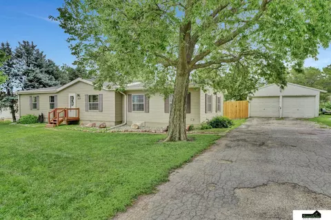 507 N 24th St, Ashland, NE 68003
