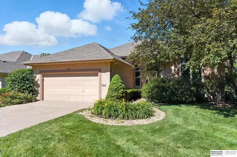 302 S 169 Cir, Omaha, NE 68118