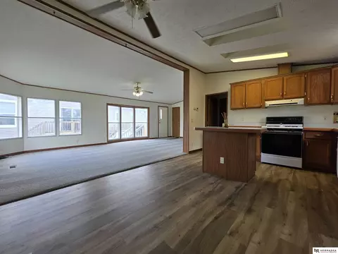 1031 Gordon Dr, Lincoln, NE 68522