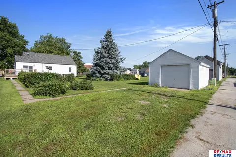 Exterior - 404 5th St, Scribner, NE 68057 photo 1 of 2