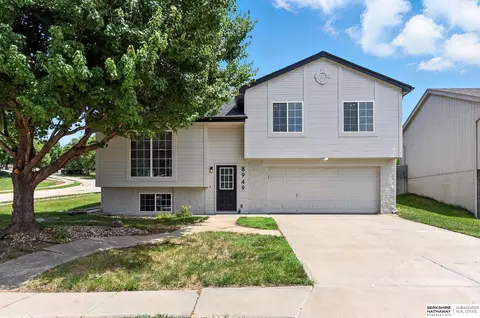 8949 N 78th Avenue Cir, Omaha, NE 68122
