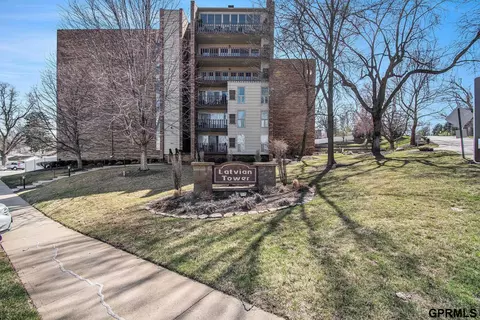 3003 Paddock Plz #414, Omaha, NE 68124