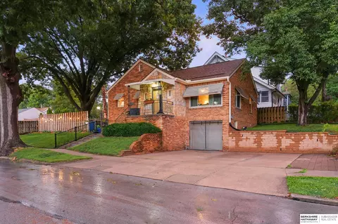 2623 S 35th St, Omaha, NE 68105