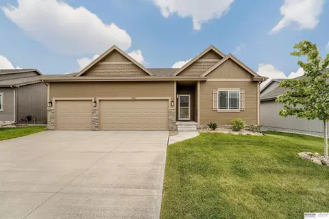 13545 S 55th St, Papillion, NE 68133