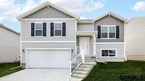 13611 Whitmore St, Omaha, NE 68142