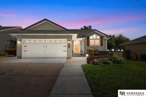 253 Gregory St, Lincoln, NE 68521