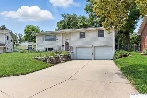7304 N 39 Ter, Omaha, NE 68112