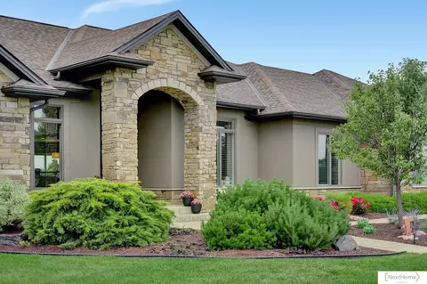 3211 W Covered Bridge Dr, Lincoln, NE 68523