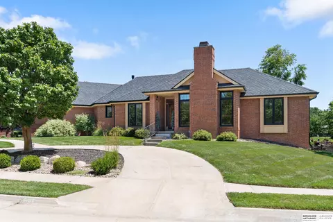 5707 S 119th Plz, Omaha, NE 68137