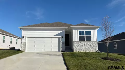 12925 S 66th Ave, Papillion, NE 68133