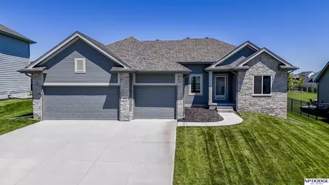 6969 N 172nd St, Bennington, NE 68007