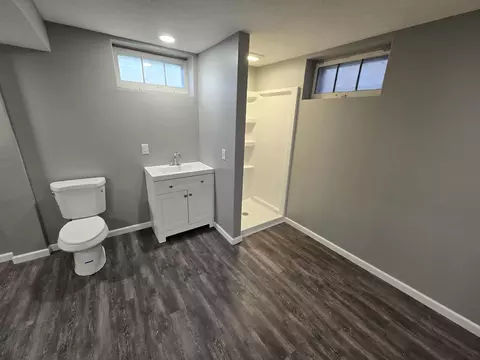 Bath - 820 Elk St, Beatrice, NE 68310 photo 2 of 2