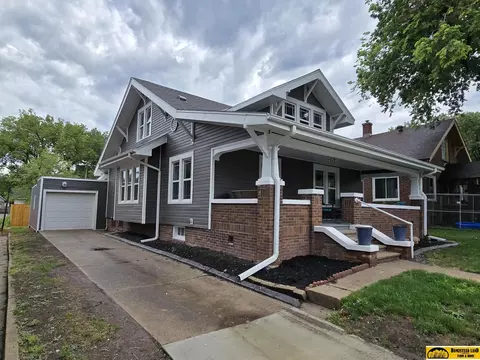 Exterior - 820 Elk St, Beatrice, NE 68310 photo 1 of 2