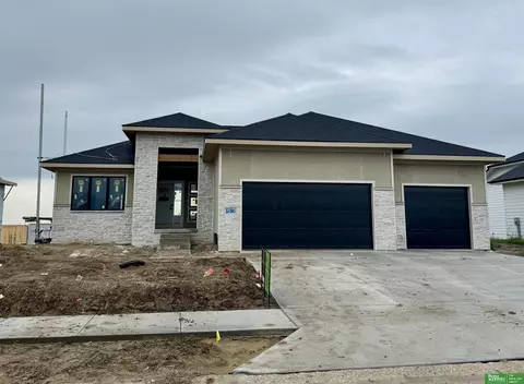 12380 Windsor Dr, Papillion, NE 68046