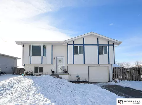 5231 W Songbird Cir, Lincoln, NE 68528