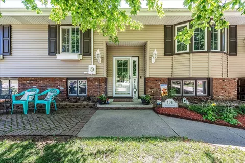 Exterior - 401 Maple Dr, Treynor, IA 51575 photo 2 of 5