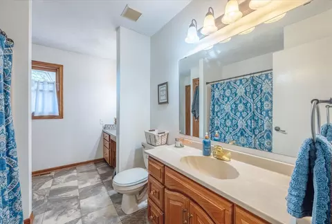 Bath - 401 Maple Dr, Treynor, IA 51575 photo 6 of 8
