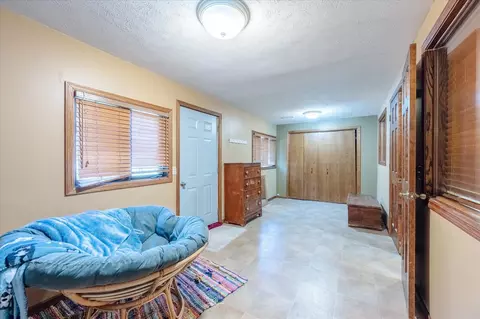 Entry Way - 401 Maple Dr, Treynor, IA 51575 photo 5 of 6