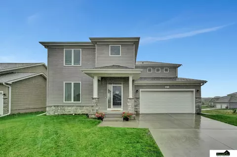 1011 Yoakam Dr, Lincoln, NE 68521