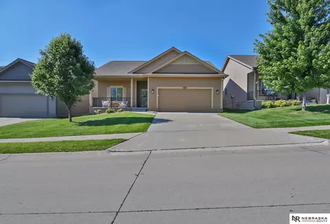 17457 Ames Ave, Omaha, NE 68116