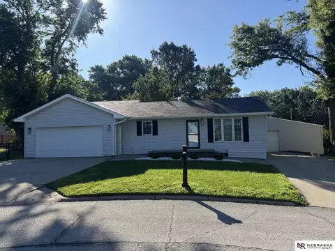 758 W Park Cir, Wahoo, NE 68066