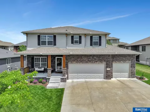 7308 Andy Dr, Lincoln, NE 68516