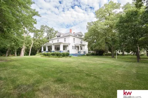 817 W 4th Ave, Red Cloud, NE 68970