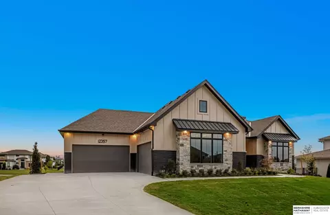 12357 Schirra St, Papillion, NE 68046