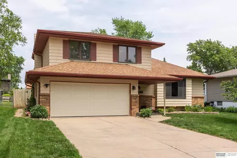 10636 O St, Omaha, NE 68127