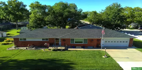 8 Arbor Ct, York, NE 68467