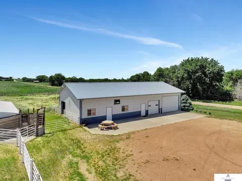 Exterior - 2311 20 Rd, Gresham, NE 68367 photo 5 of 9