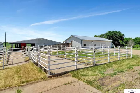 Exterior - 2311 20 Rd, Gresham, NE 68367 photo 8 of 9