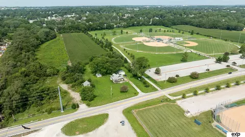 7606 S 66th St, La Vista, NE 68128